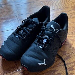 Puma Men's Black and Red Sneakers Like New